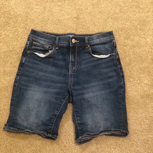 Old navy Bermuda shorts - Picture 1 of 3
